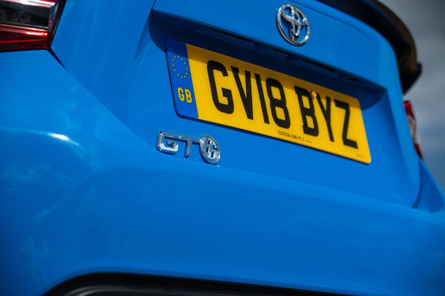 Детали экстерьера Toyota GT 86 Blue Edition 2018 года  (UK) (фото 3 из 40)